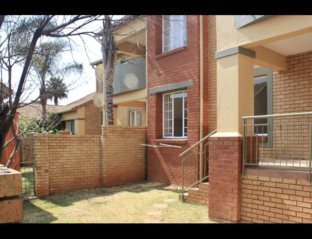 2 BEDROOM APARTMENT TO LET IN MOOIKLOOF RIDGE
